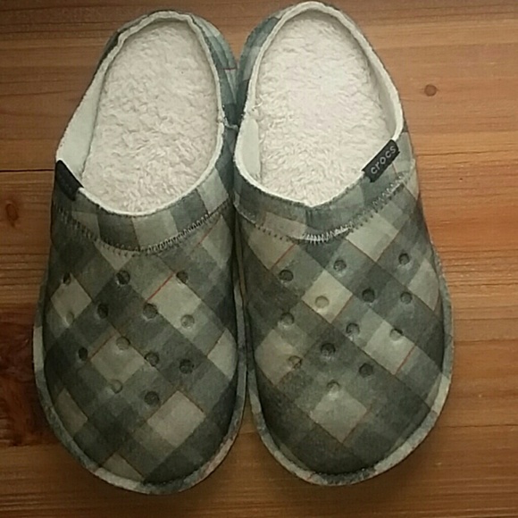 crocs house slippers